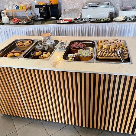 Hotel Aulona Sarandë エクステリア 写真
