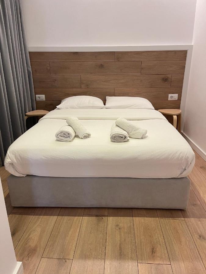 Hotel Aulona Sarandë エクステリア 写真