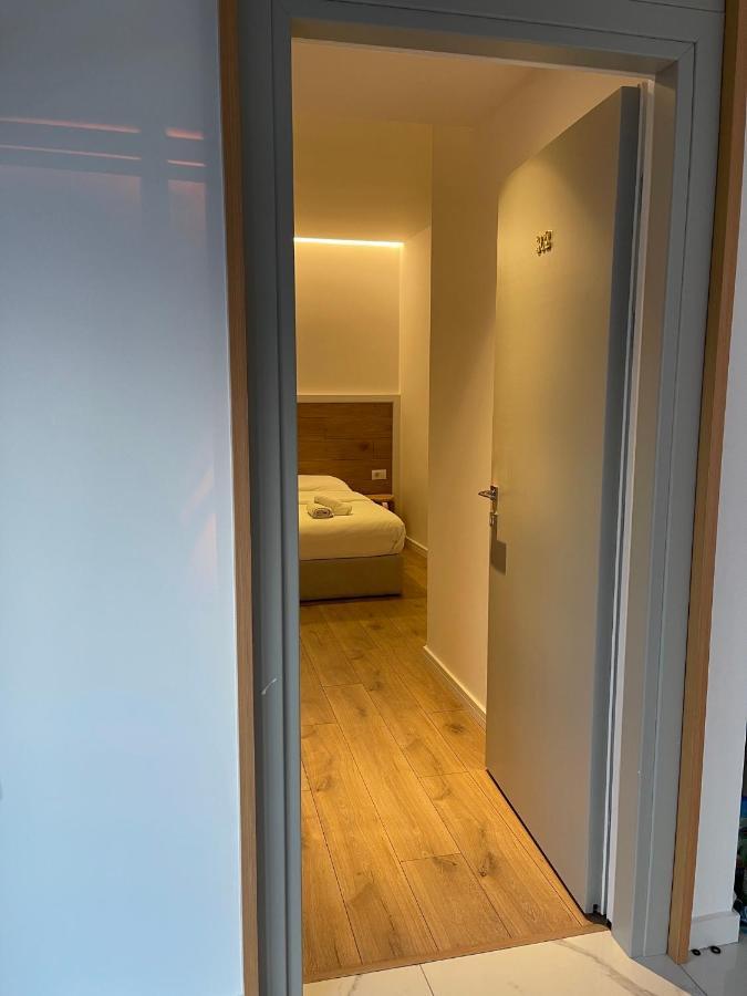 Hotel Aulona Sarandë エクステリア 写真