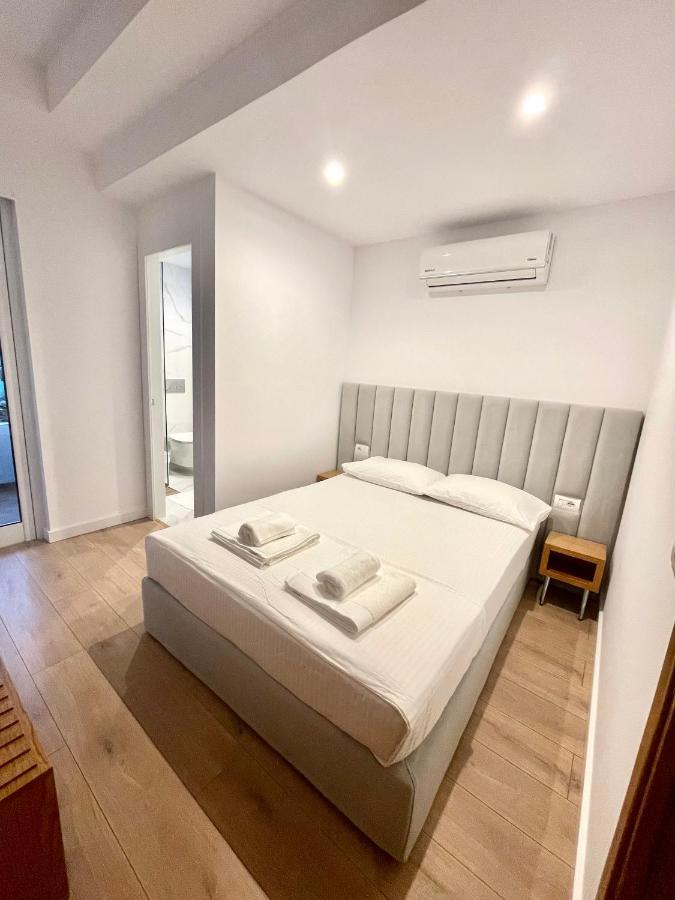 Hotel Aulona Sarandë エクステリア 写真