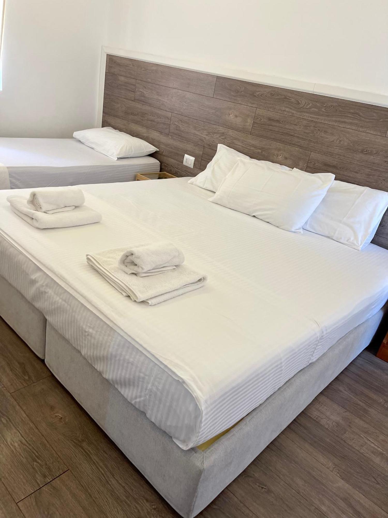 Hotel Aulona Sarandë エクステリア 写真