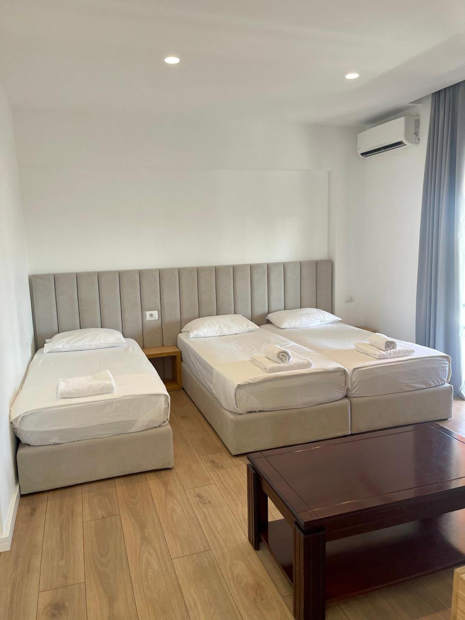 Hotel Aulona Sarandë エクステリア 写真