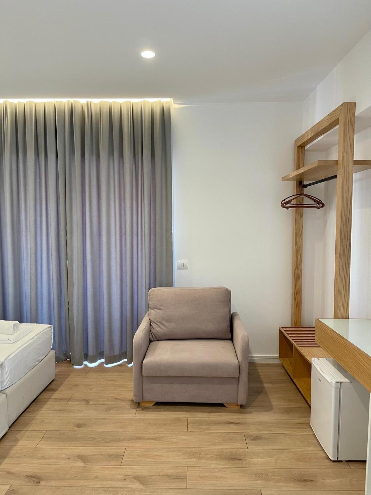 Hotel Aulona Sarandë エクステリア 写真