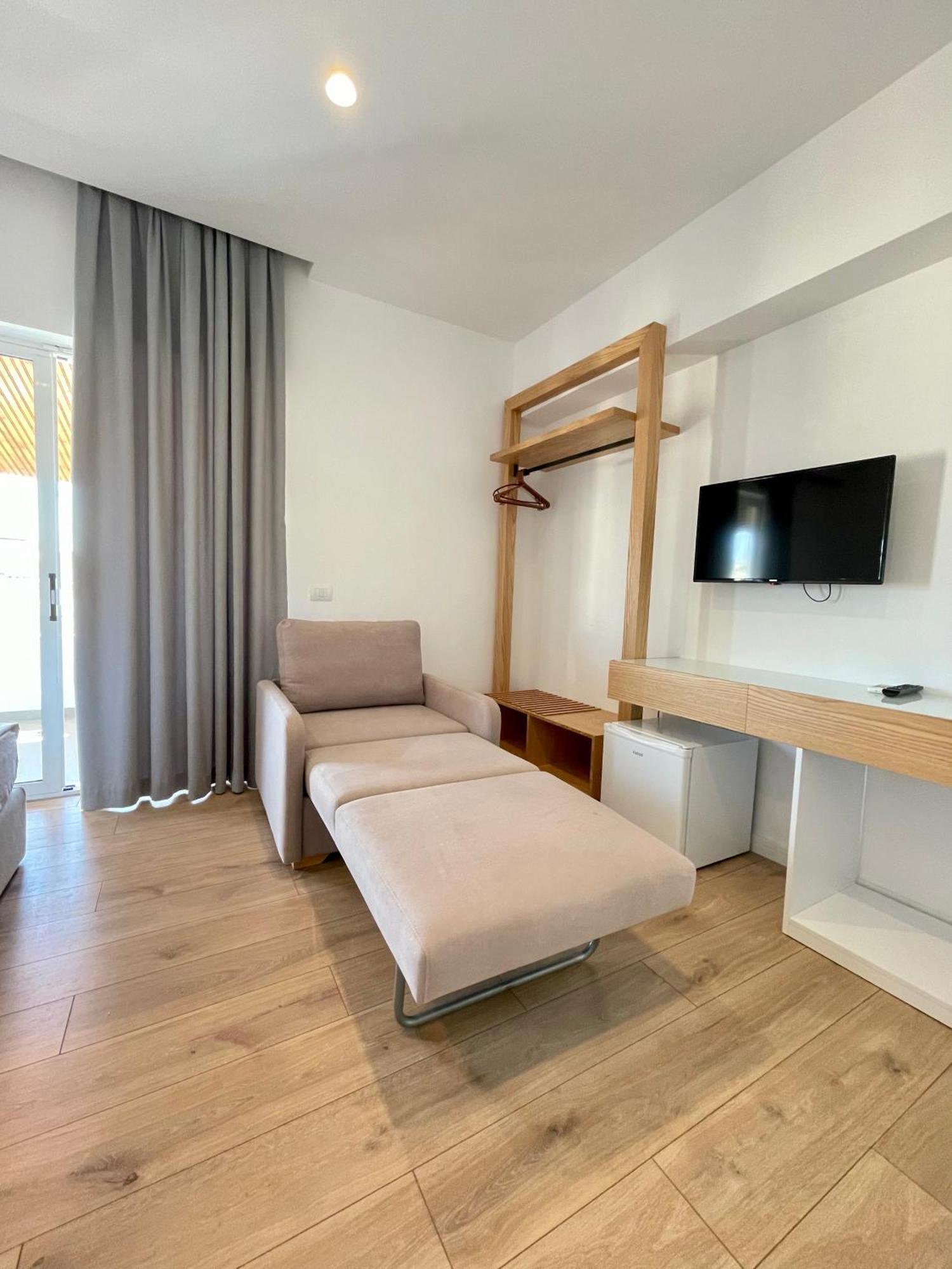Hotel Aulona Sarandë エクステリア 写真