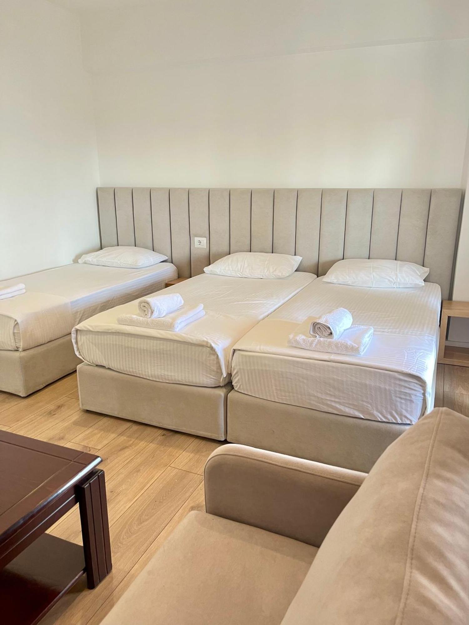 Hotel Aulona Sarandë エクステリア 写真