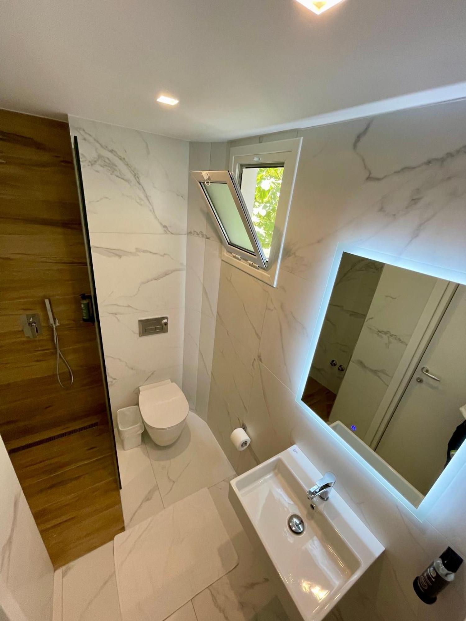 Hotel Aulona Sarandë エクステリア 写真