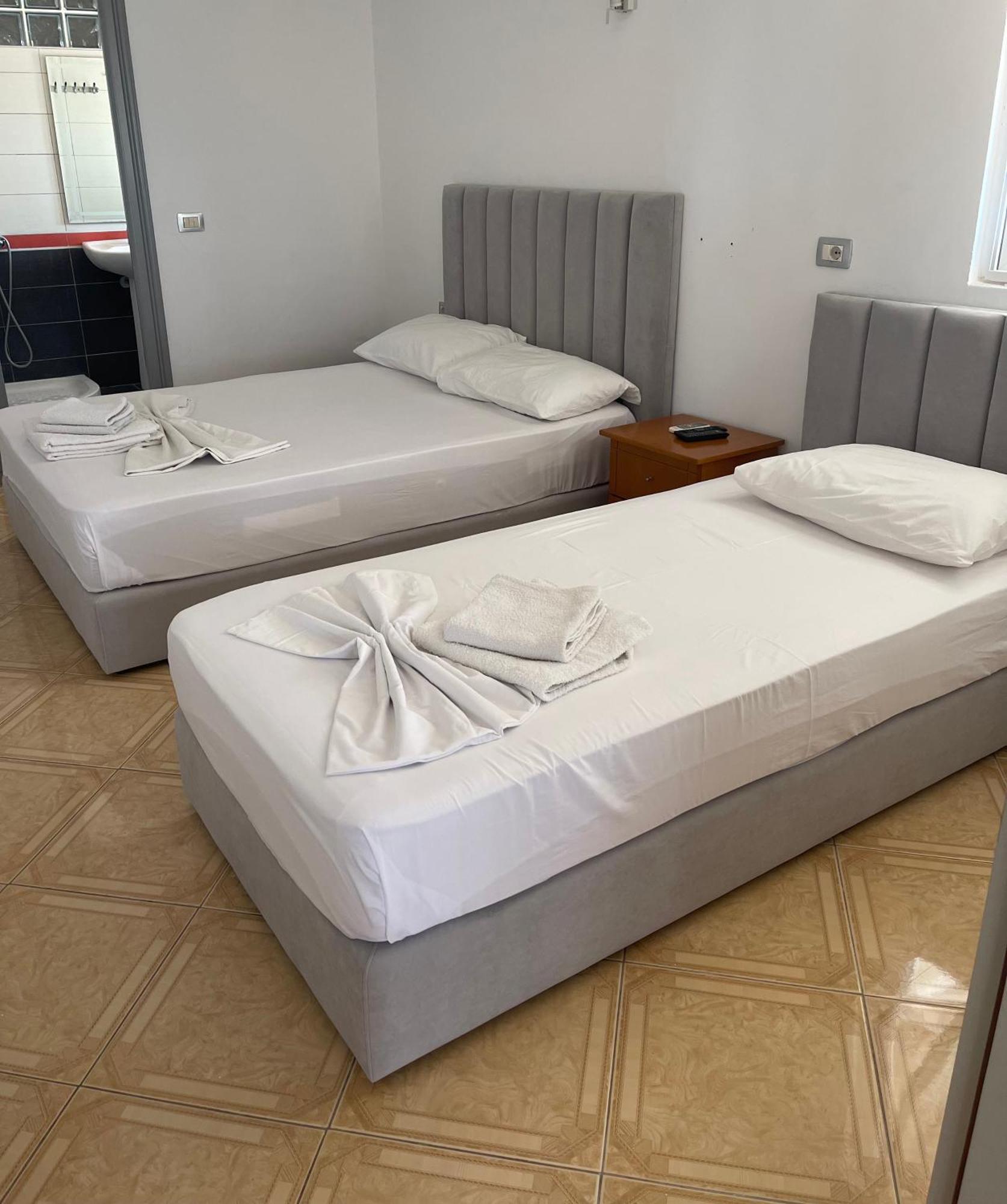 Hotel Aulona Sarandë エクステリア 写真