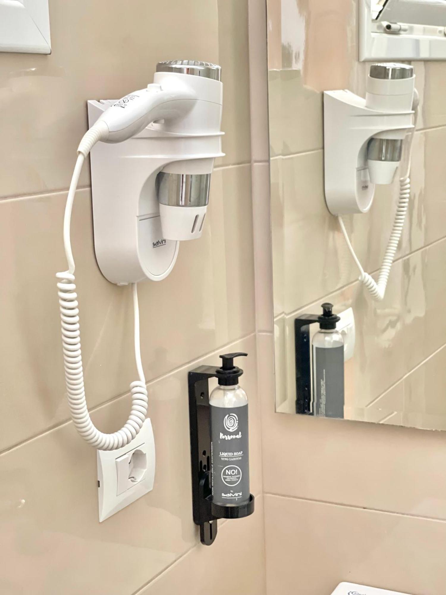 Hotel Aulona Sarandë エクステリア 写真