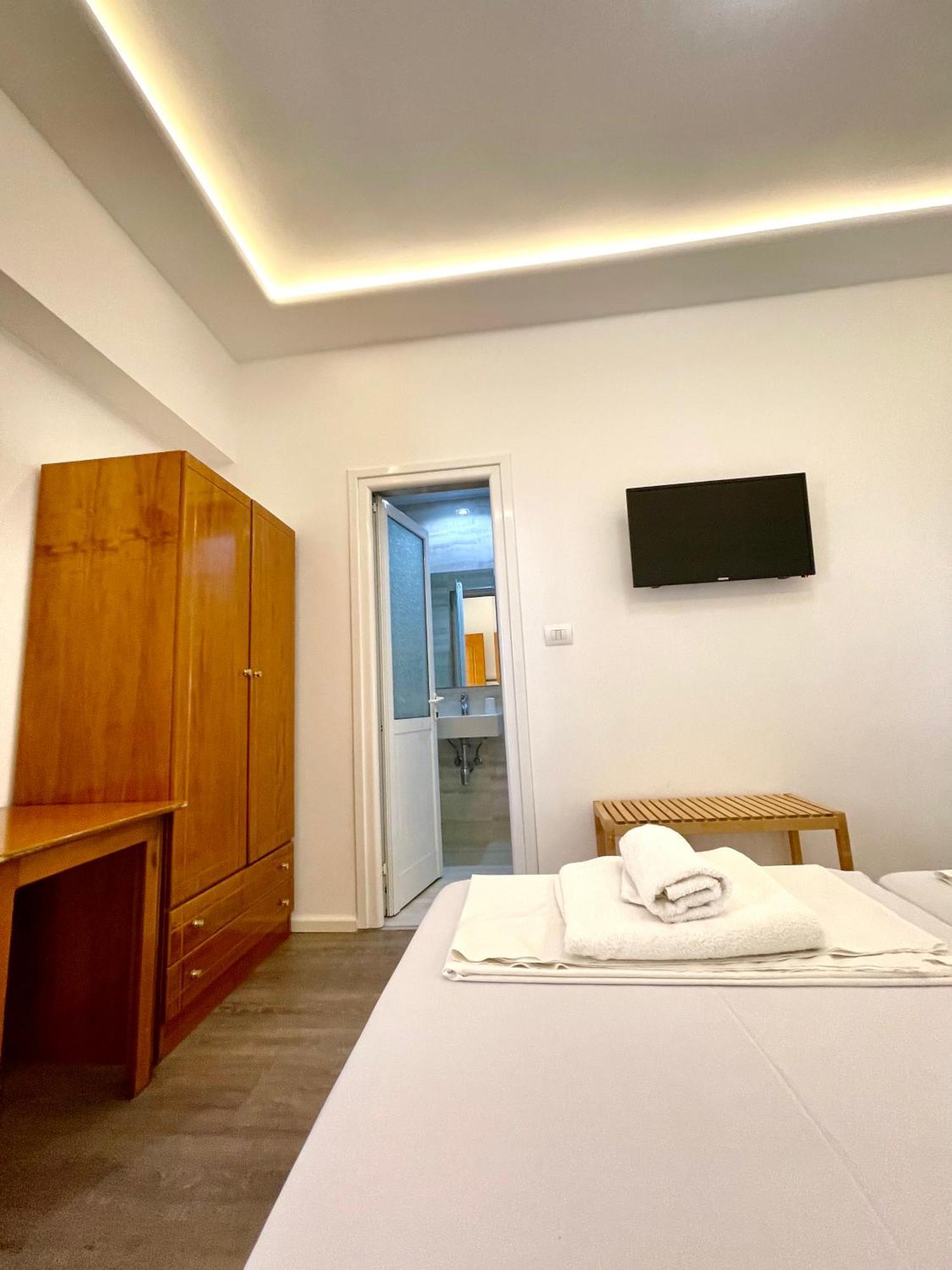 Hotel Aulona Sarandë エクステリア 写真
