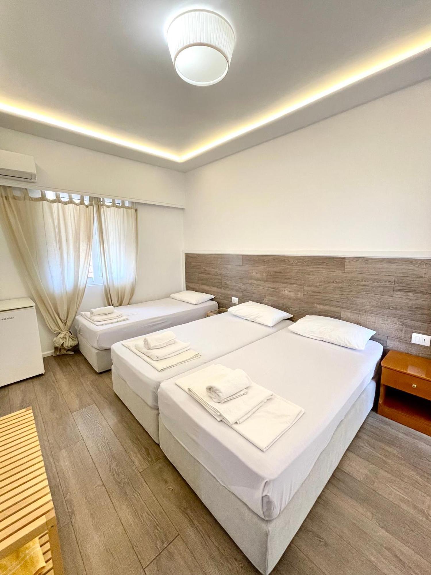 Hotel Aulona Sarandë エクステリア 写真