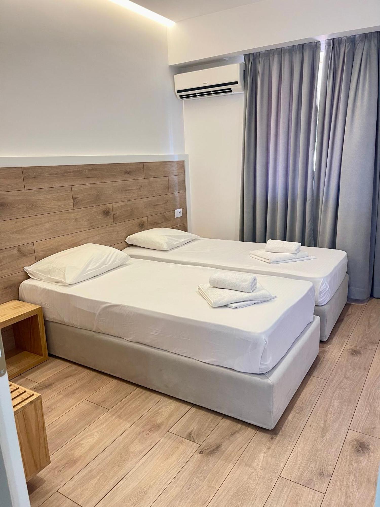 Hotel Aulona Sarandë エクステリア 写真